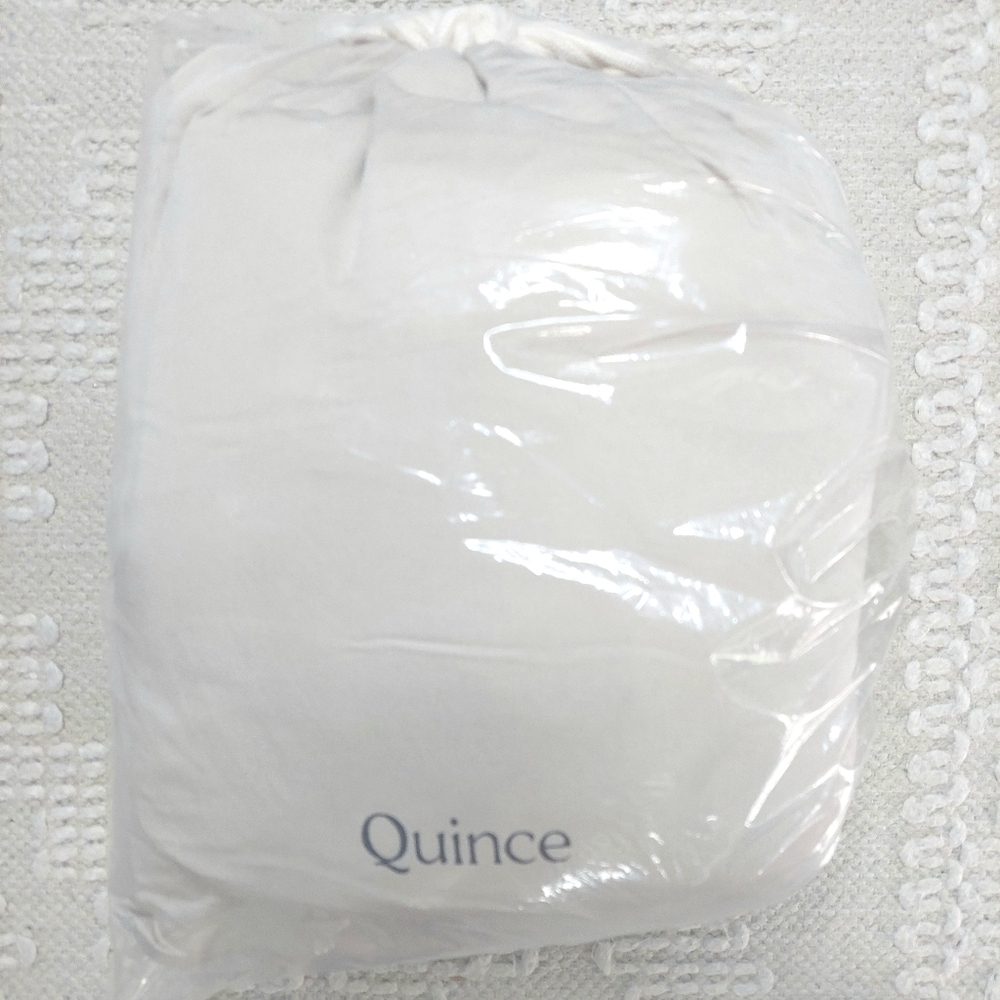 Quince Organic Bamboo Sand Sheets W/ 2 Pillowcases! King (1275) - Picture 11 of 11